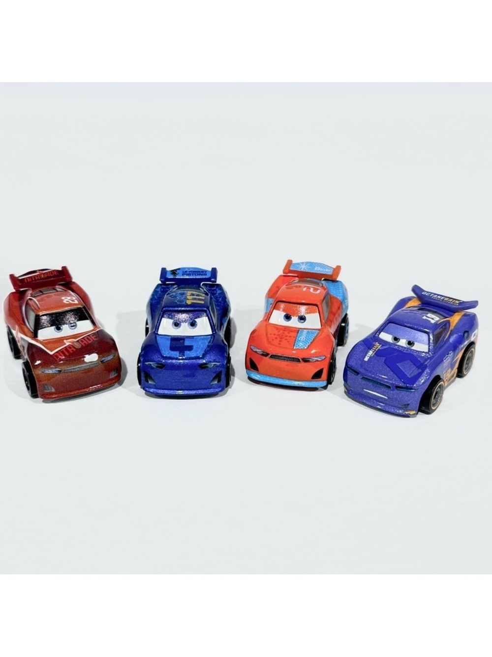 Disney Cars 3 Die-cast Mini Racers Next Gen Racers Set Carlow,Swervez,Laney